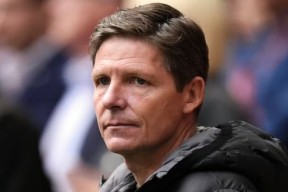 开云电竞官网-热刺主帅帕尔蒂诺获得英超最佳教练，团队表现突出